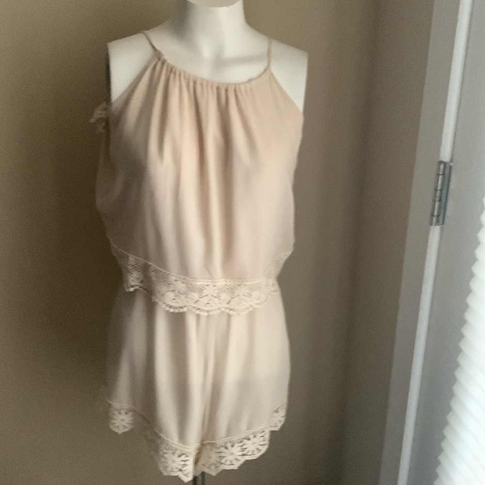 NWT Jr. Women’s Cream Backless Romper Size Lg.